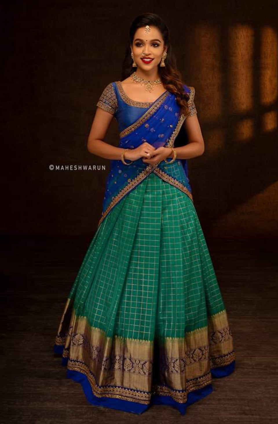 Kerala Saree with Blue Blouse | Blouse Designs for set saree | കേരള സാരി  നീല ബ്ലൗസിനൊപ്പം ഉടുക്കാം - YouTube