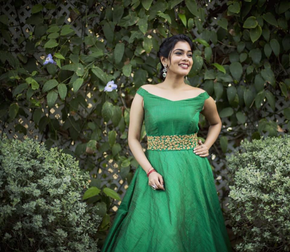Dorsea Pistachio Green Dress with a Chic and Alluring Design – Blini  Fashion House