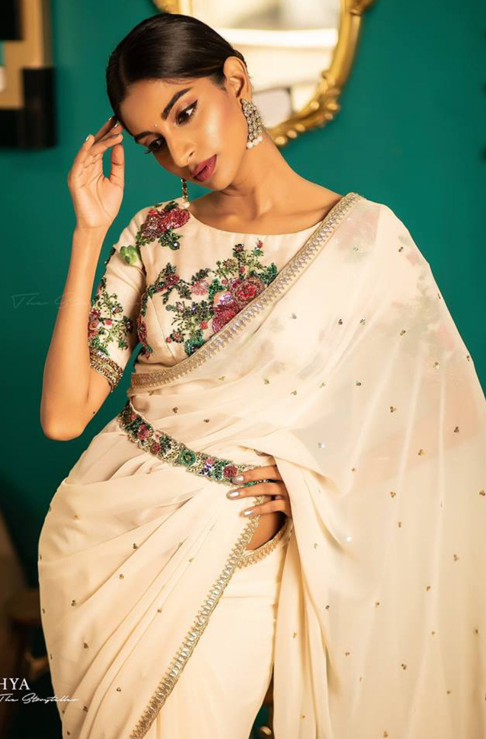 Off White Sarees - Buy Off White Sarees Online at Best Prices